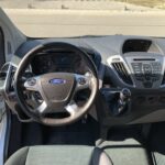 A rent-a-car konstrukcióban elérhető Ford Transit Tourneo Custom kormánya